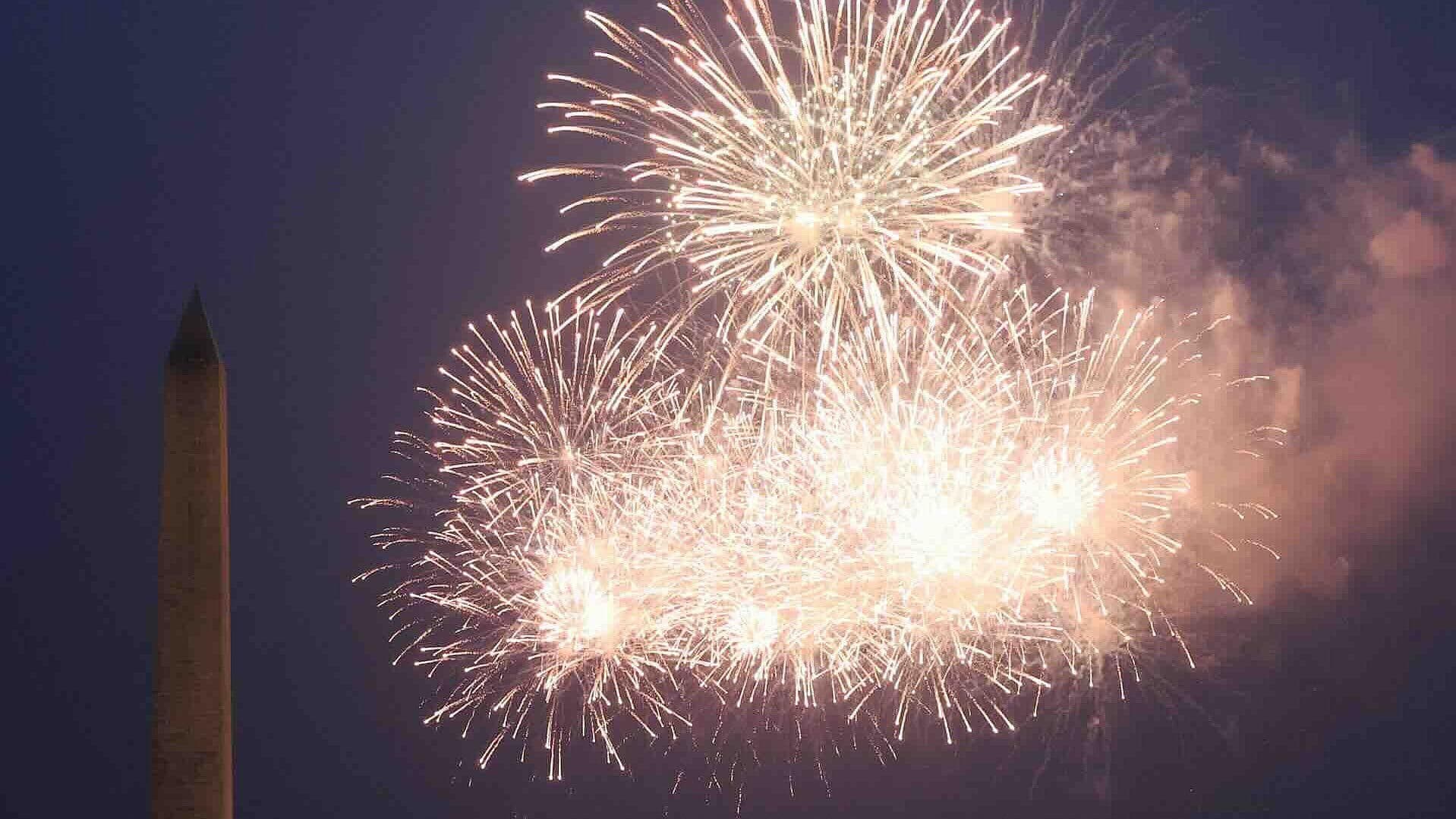 Foto | Cierre del Desfile por 250 Años del Ejército en Washington D.C. con Espectáculo de Fuegos Artificiales