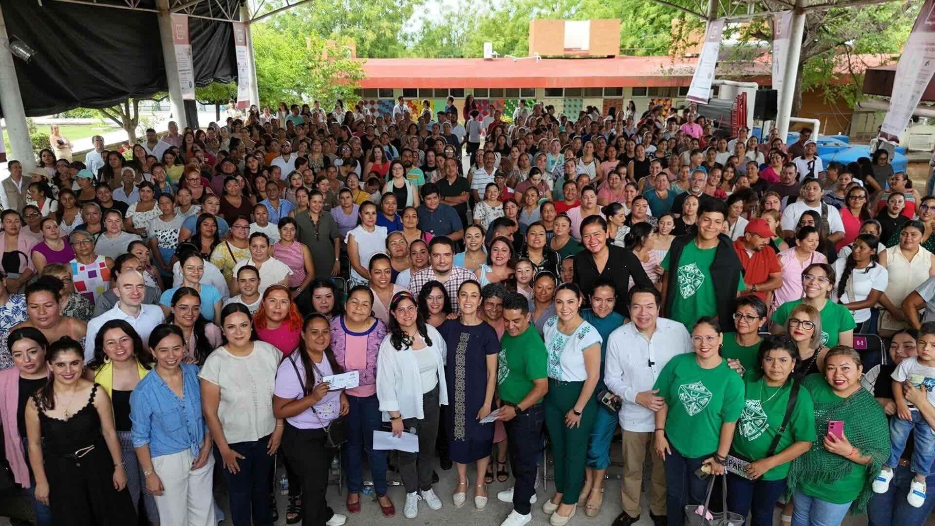 Foto | Claudia Sheinbaum Destaca en Colima el Programa "La Escuela es Nuestra" y Apoyo a Familias