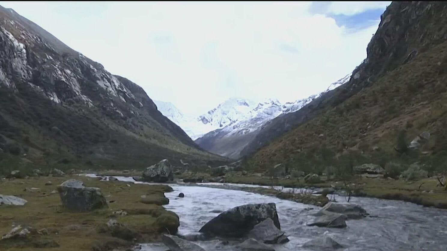 Glaciares Peruanos se Están Derritiendo a Consecuencia del Calentamiento Global