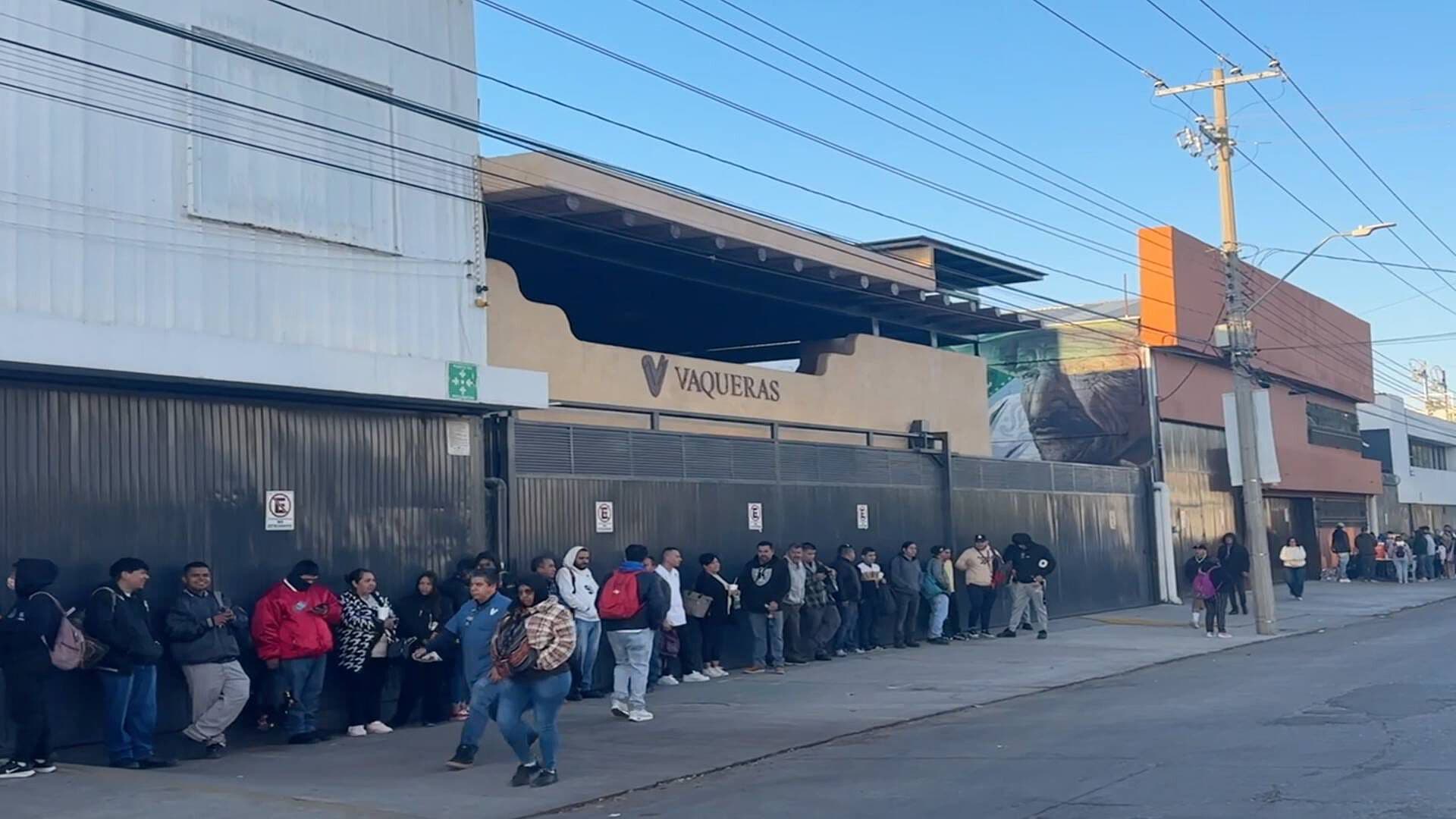 Empresas de Sector del Calzado, Abren Tras Cerrar Varias Horas en León