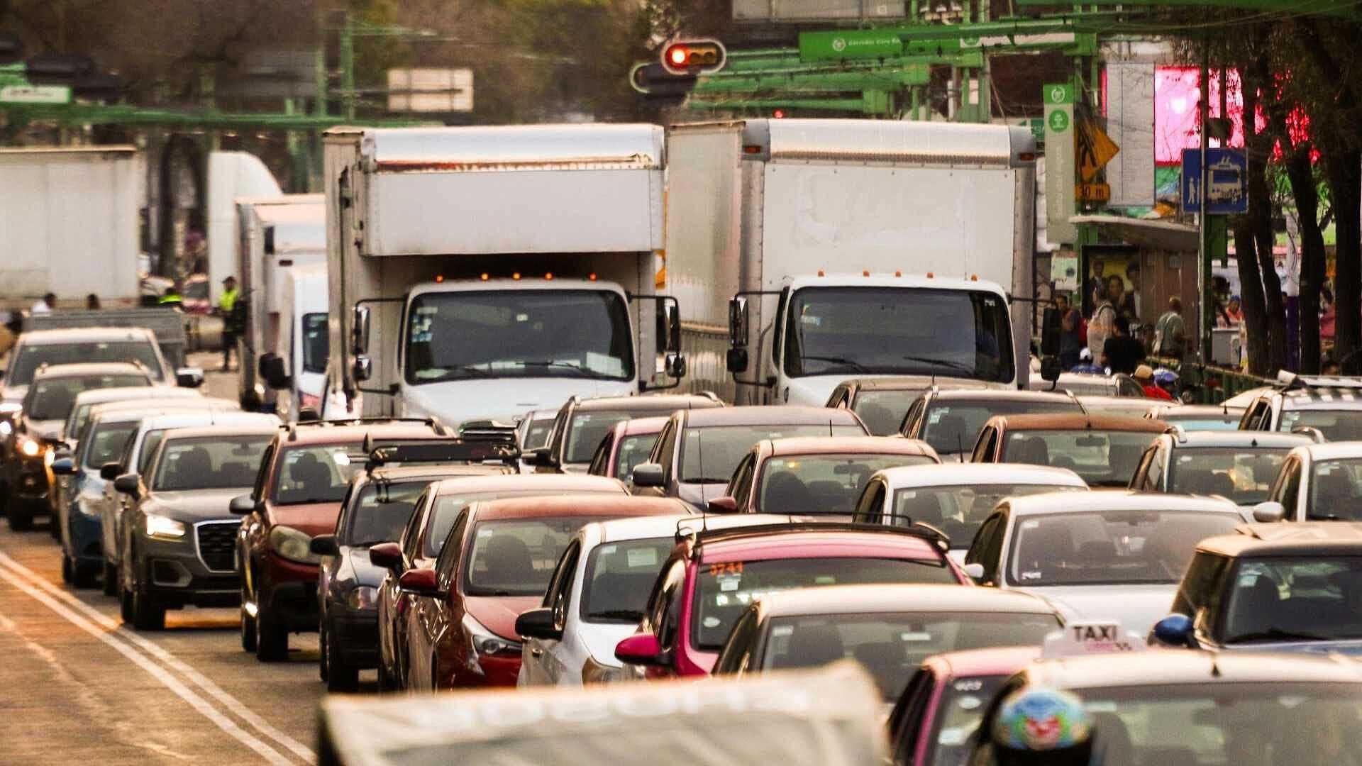Activan Tercera Contingencia Ambiental del Año en el Valle de México; ¿Qué Autos No Circulan este Viernes?
