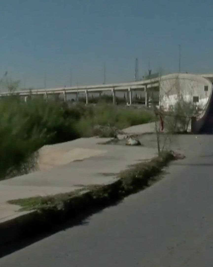 Localizan Dos Cuerpos Envueltos en Cobijas en un Dique de Ciudad Juárez