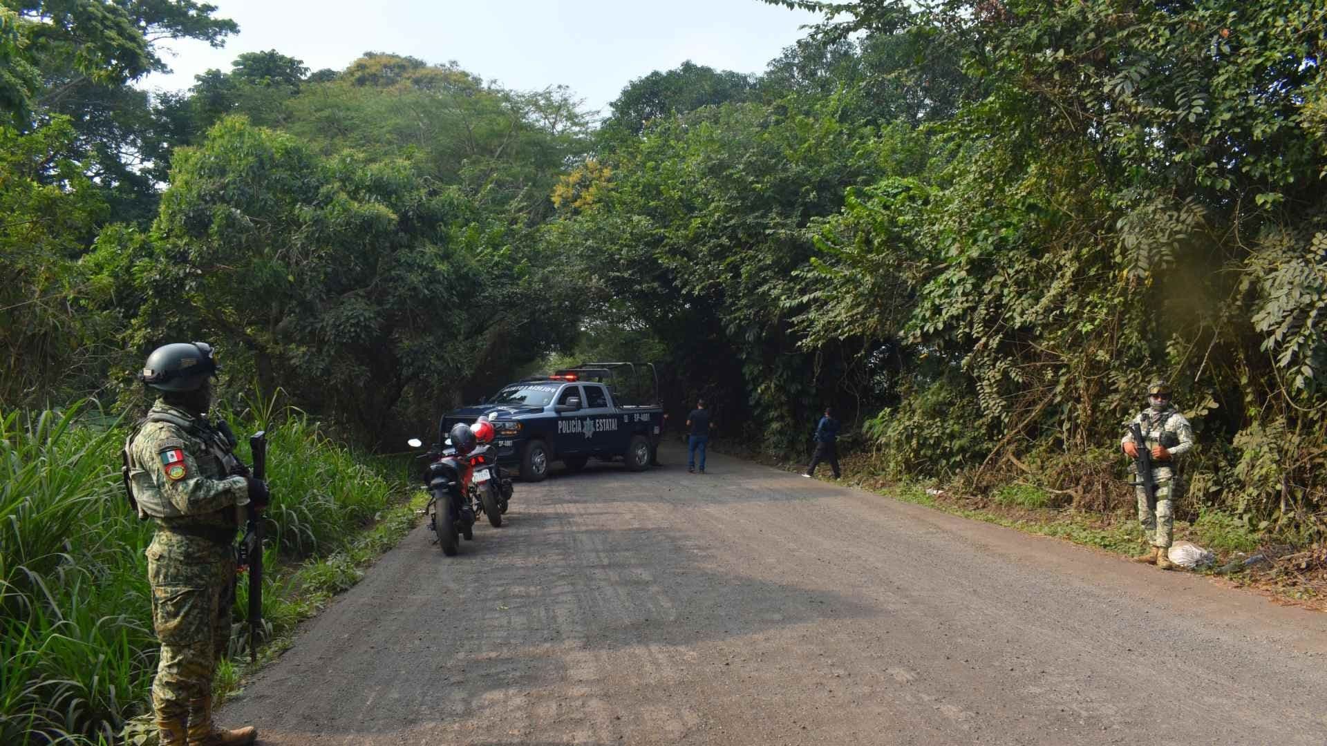 Hallan Cuerpo con Huellas de Violencia a Orillas de Carretera Acayucan a San Pedro Soteapan Sur de Veracruz