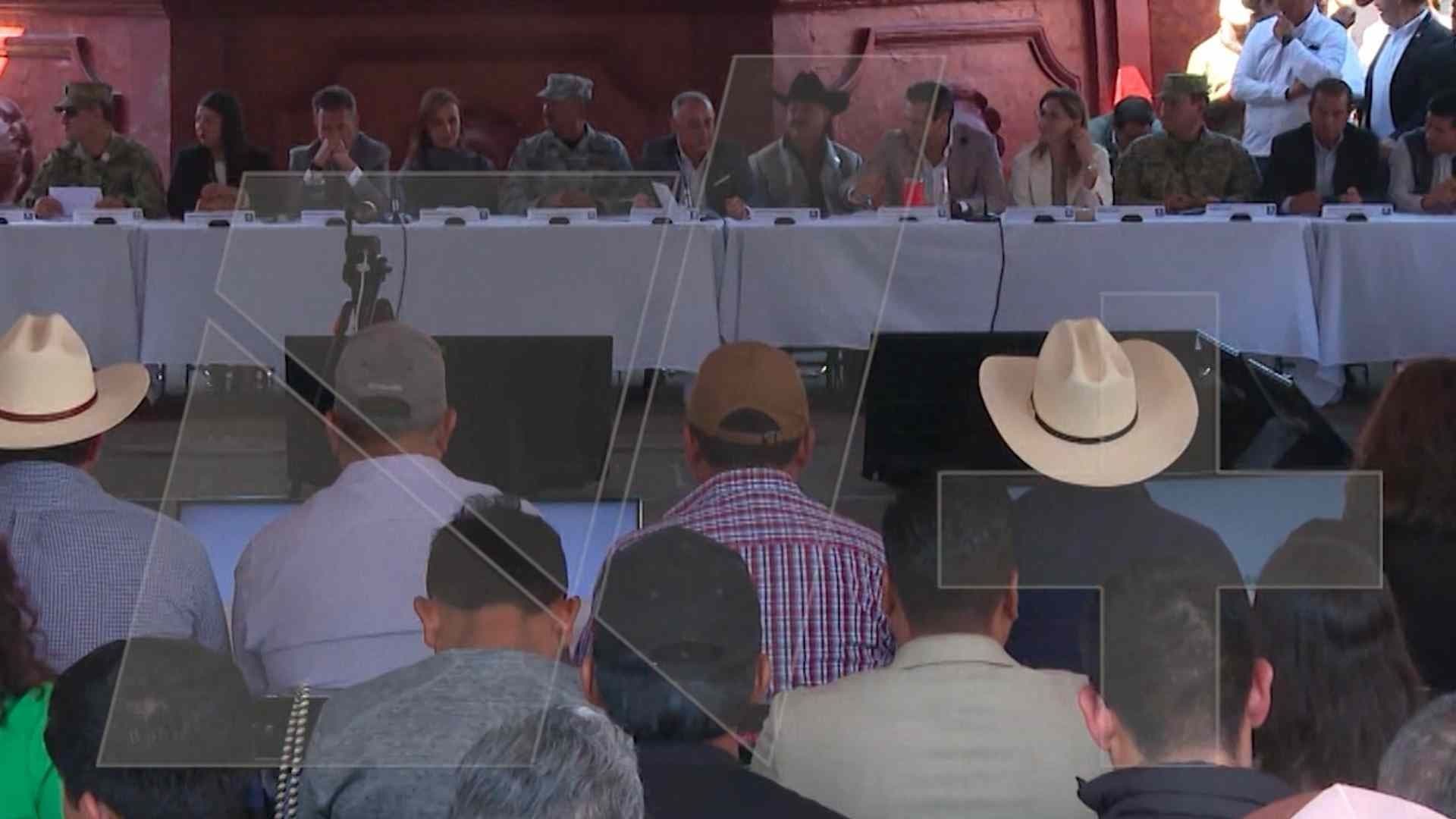 Respecto a los siete policías que no se han presentado a trabajar