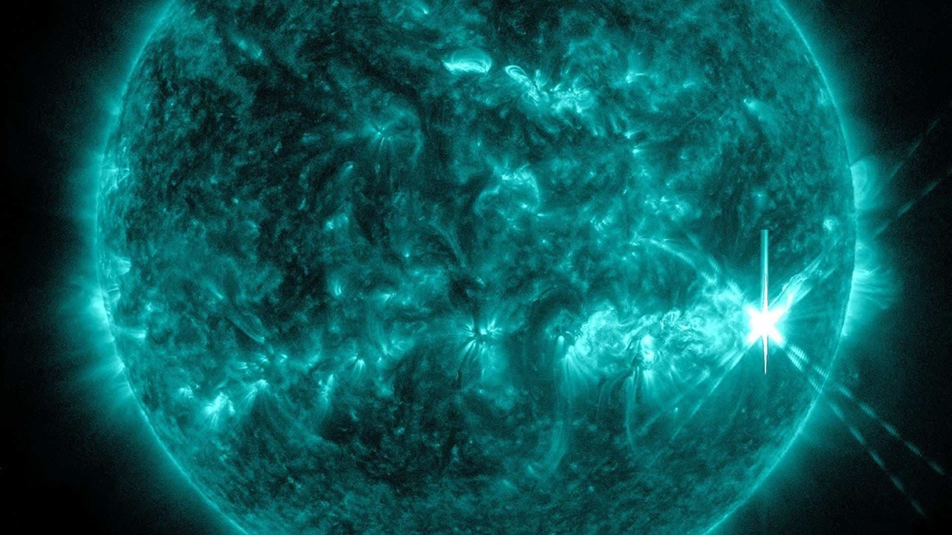 La mancha solar 4366 ha presentado gran actividad, mientras el Sol ha lanzado 21 llamaradas